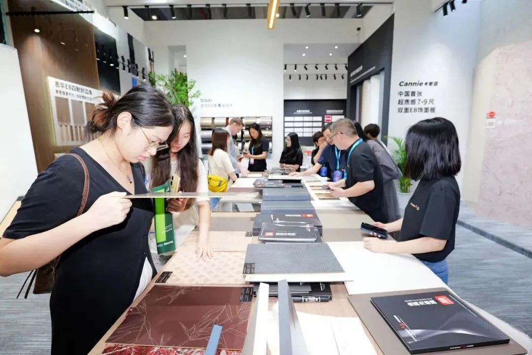 CBD Fair 广州建博会2026国际建材展｜2025大家居创新趋势研究报告--地板与地面材料篇